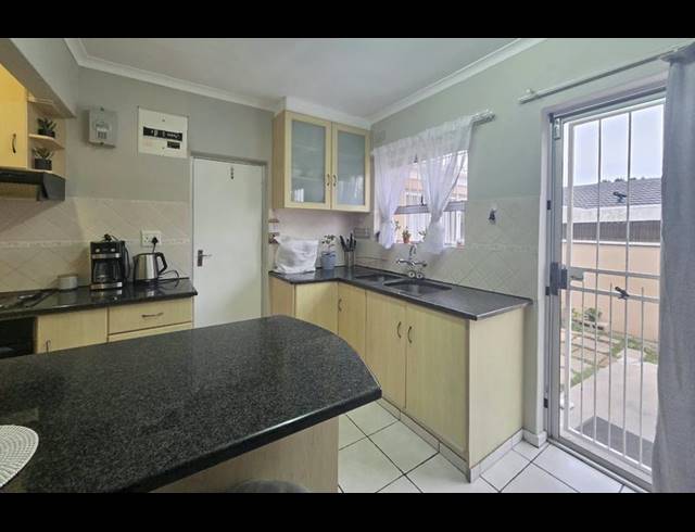 3 BEDROOM HOUSE FOR SALE IN OAKGLEN